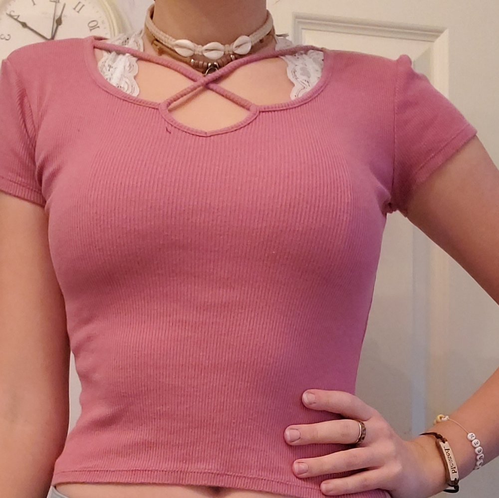 Cropped form fitting tee